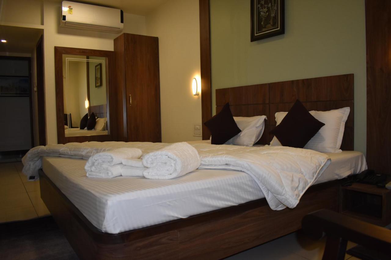 Hotel Shyam Palace Bhuj Eksteriør bilde