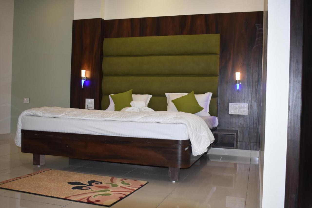 Hotel Shyam Palace Bhuj Eksteriør bilde